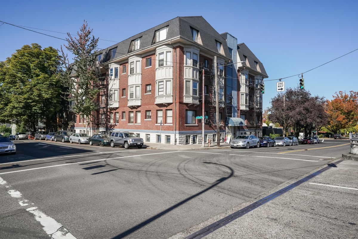 Photos and Video of Grandview Apartments in Portland, OR